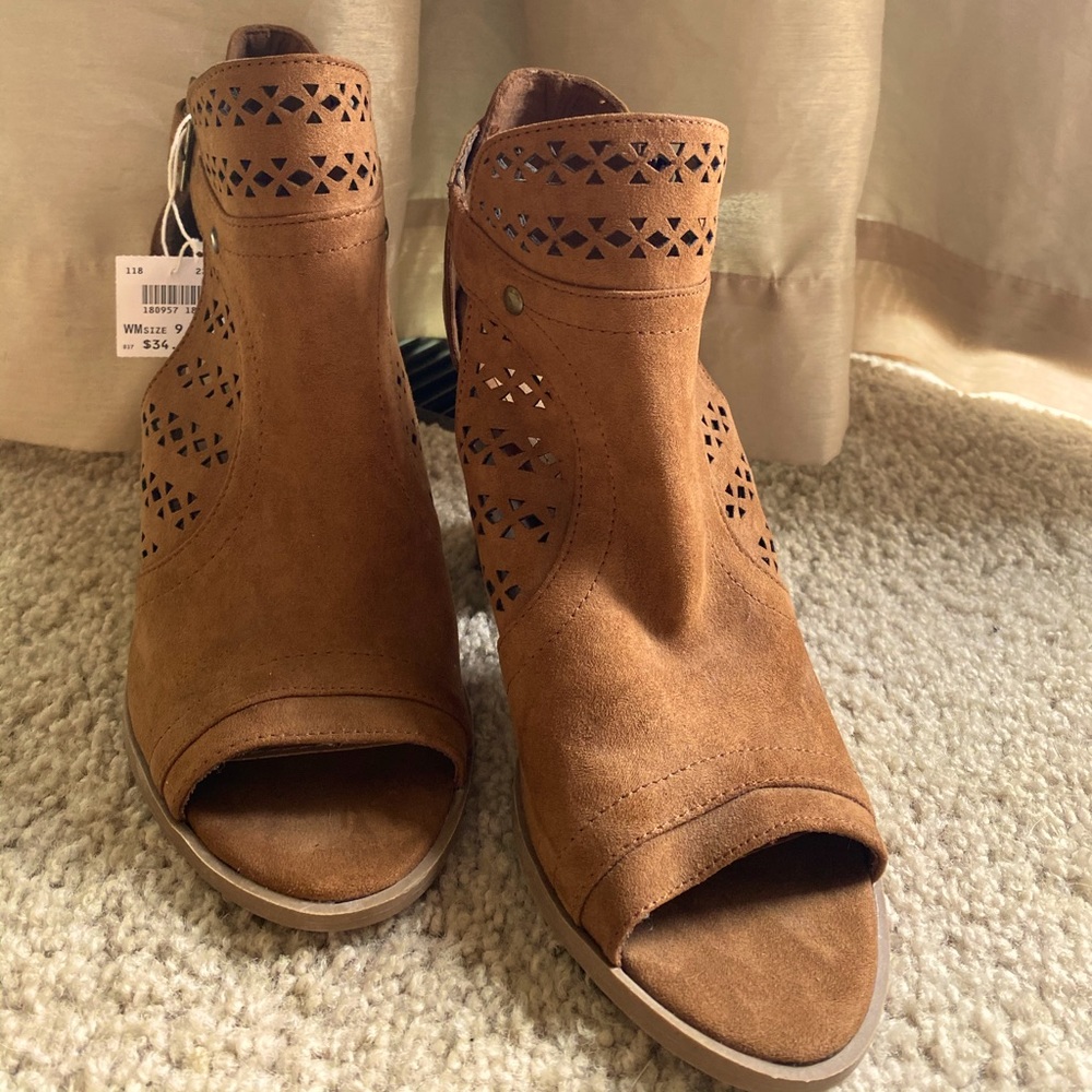 New Tan Heels